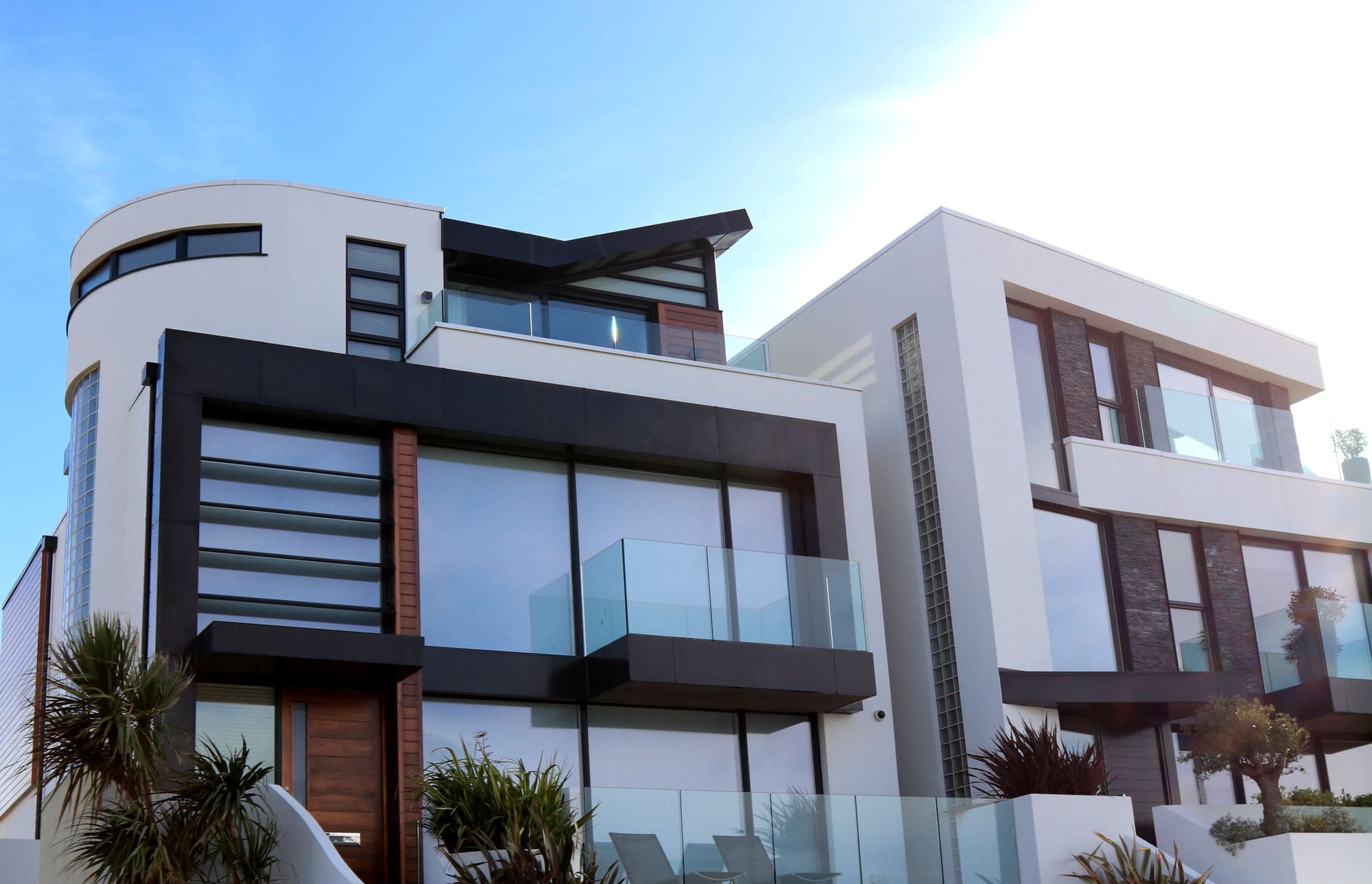 Modern house of stacked rectangular volumes at different levels